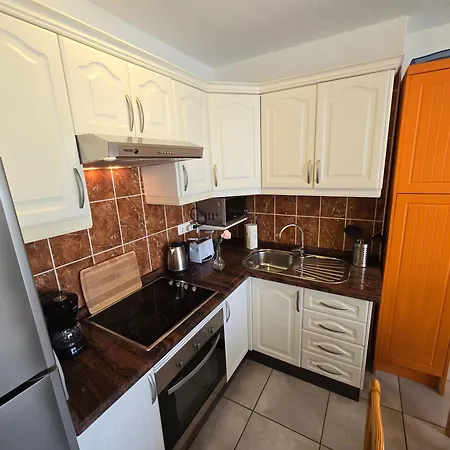 Apartment Casa Palmera 4 Only 150 Meters To Beach, Heated Pool, Wifi, Sat-tv, Terrace, Central Location, Washing Machine Playa de las Americas (Tenerife)