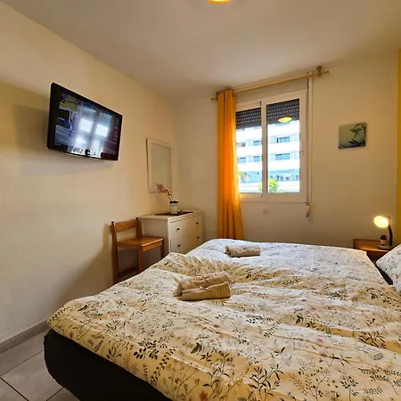 Casa Palmera 4 Only 150 Meters To Beach, Heated Pool, Wifi, Sat-tv, Terrace, Central Location, Washing Machine *