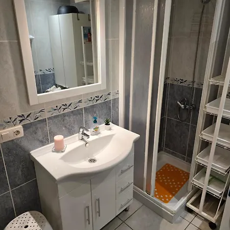 Casa Palmera 4 Only 150 Meters To Beach, Heated Pool, Wifi, Sat-tv, Terrace, Central Location, Washing Machine Apartment