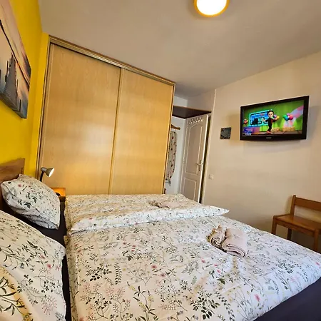 아파트 Casa Palmera 4 Only 150 Meters To Beach, Heated Pool, Wifi, Sat-tv, Terrace, Central Location, Washing Machine 플라야데라스아메리카스